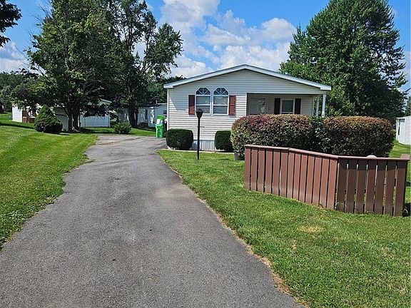 2nd image of 523 Patricia Dr