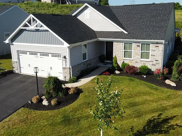 1035 Rohan Ct, Claridge, PA 15623