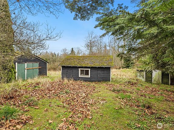 5th image of 5025 6th Avenue NW