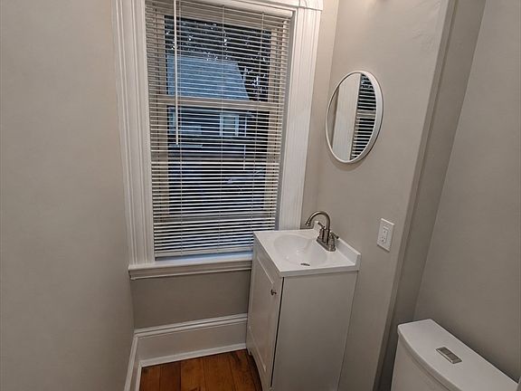 4th image of 79 Lawrence St