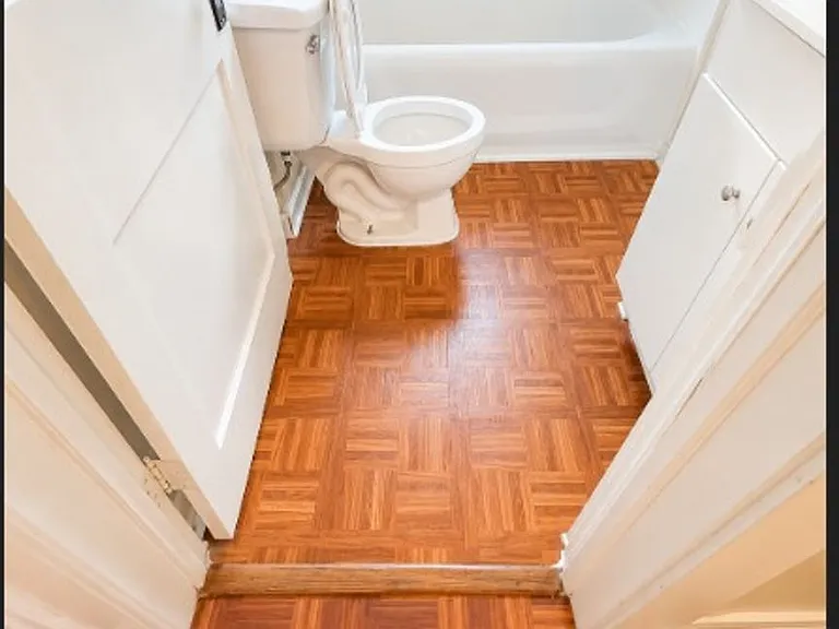 4325 Woodlawn Ave — Photo 9