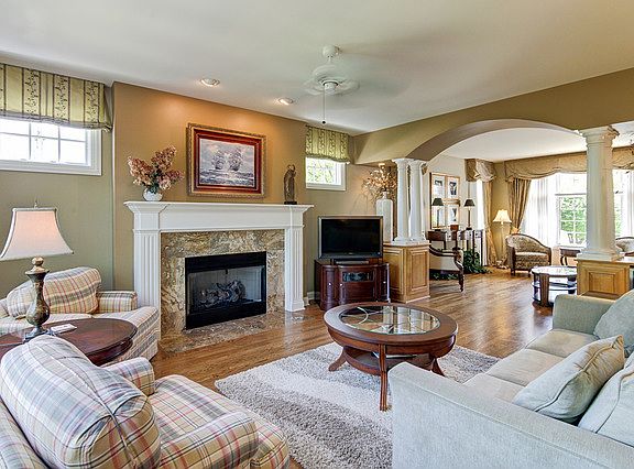 5th image of 2100 Lillian Ln