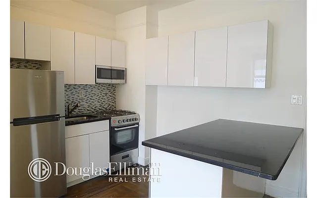 Rented by Douglas Elliman | media 20