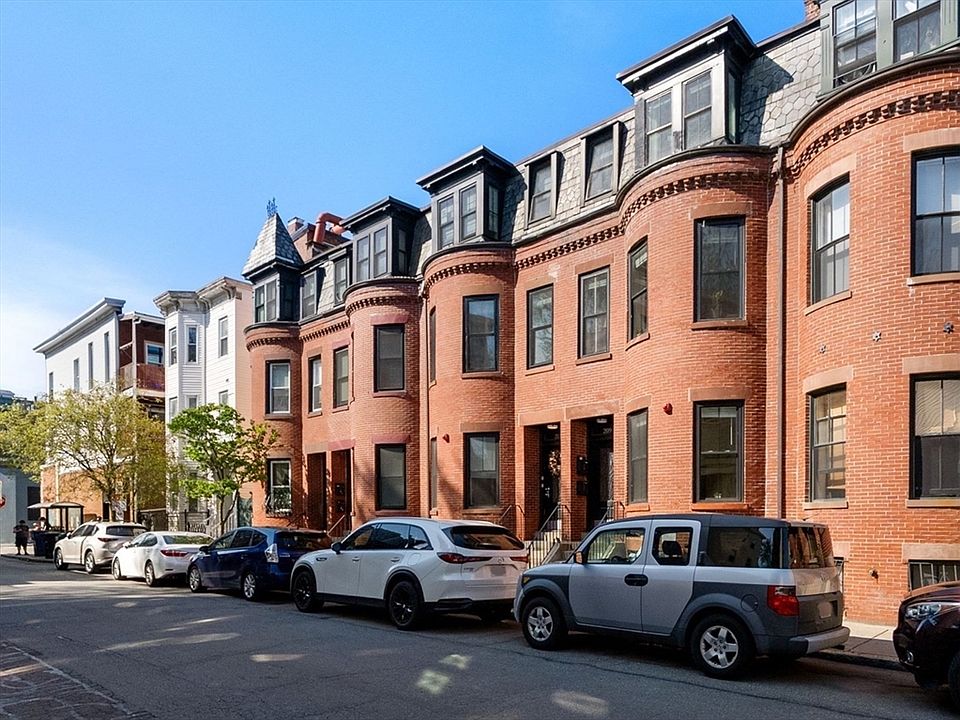 1st image of 209 Green St Unit 1
