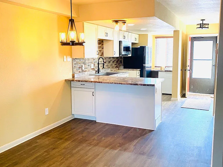 39 Apollo Ln — Photo 4