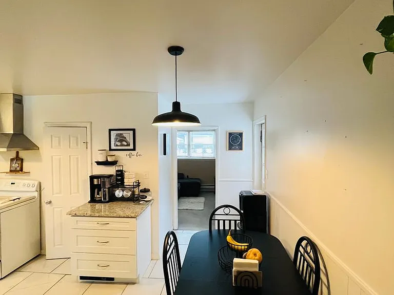 Beautifully Remodeled 2BR home in great neighborhood (Guilderland Schools) — Photo 7
