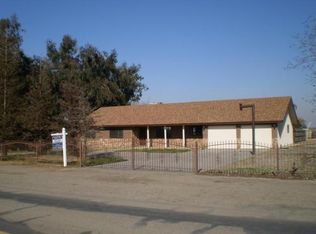 9724 Idaho Ave, Hanford, CA 93230