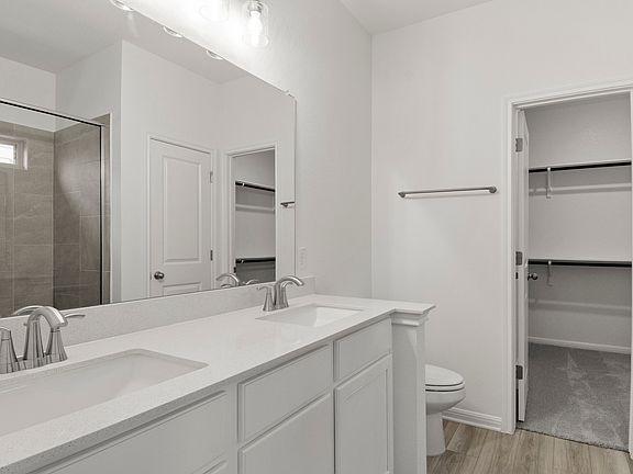 15_PrimaryBathroom