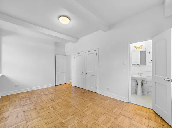 3850 Hudson Manor Terrace image 15 of 32