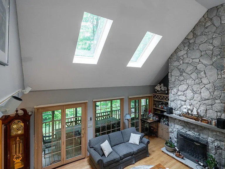 39 Robertson Dr — Photo 21
