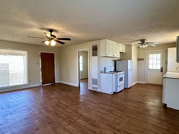 4th image of 3505 E 19th St