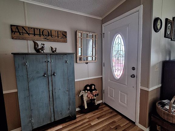 3rd image of 846 Periwinkle Cir