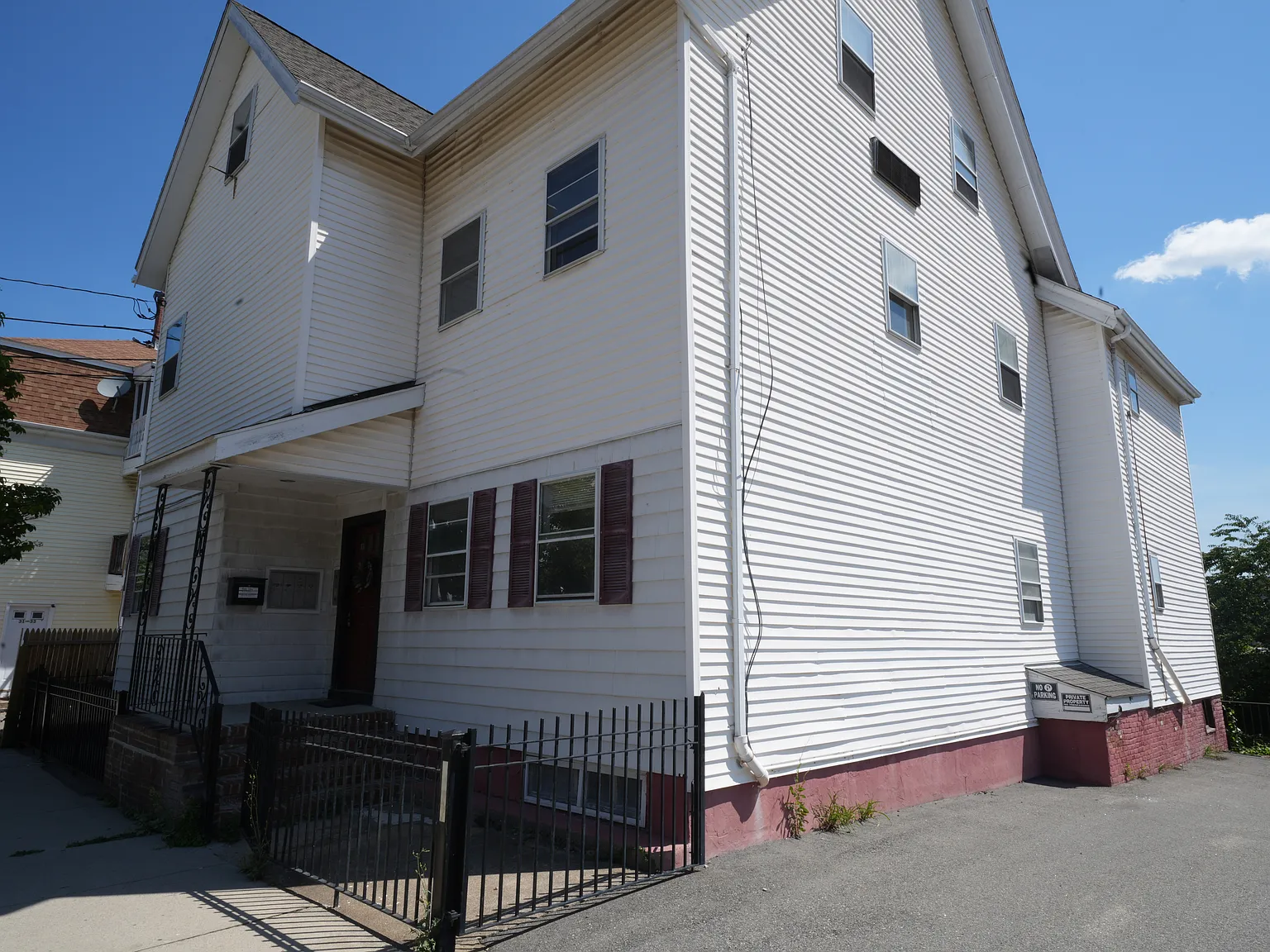 2 bed, $2,850 — Photo 1