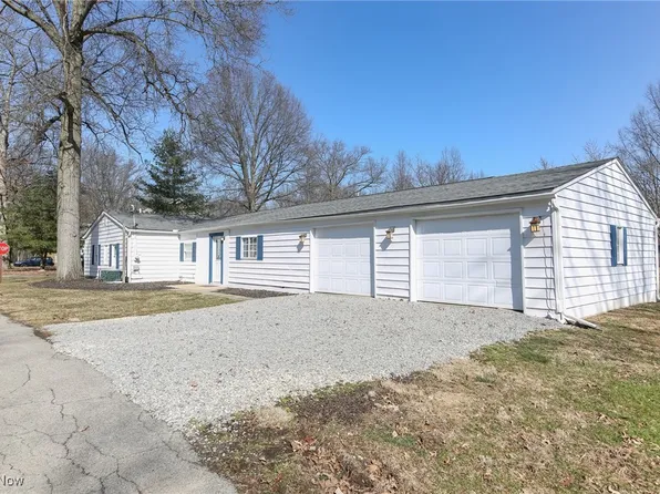 17791 Denver Dr, Lake Milton, OH 44429