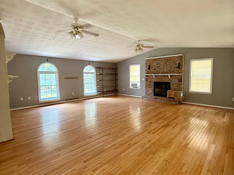 3745 Hunting Creek Rd — Photo 8