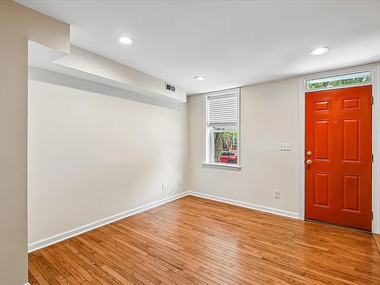 1514 Byrd St — Photo 6