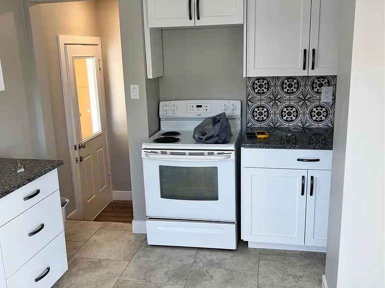 375 N 600 W — Photo 3
