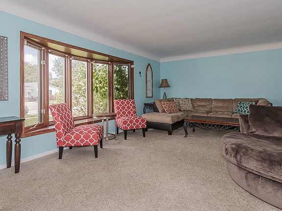 4th image of 1607 Algiers Dr