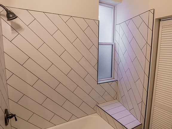 5th image of 6615 S Vernon Ave #2