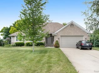 15120 Heritage Ln, Linden, MI