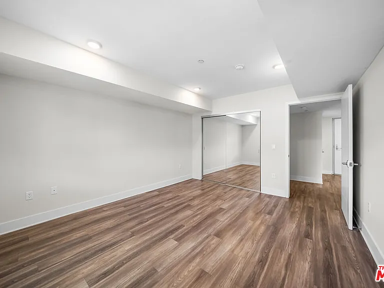 5030 Rosewood Ave #304 — Photo 21