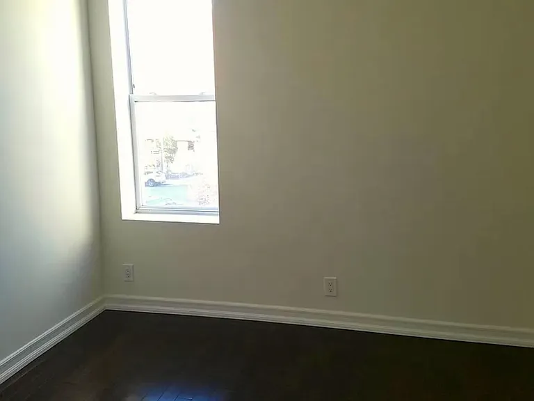 2137 Belmont Ave — Photo 3