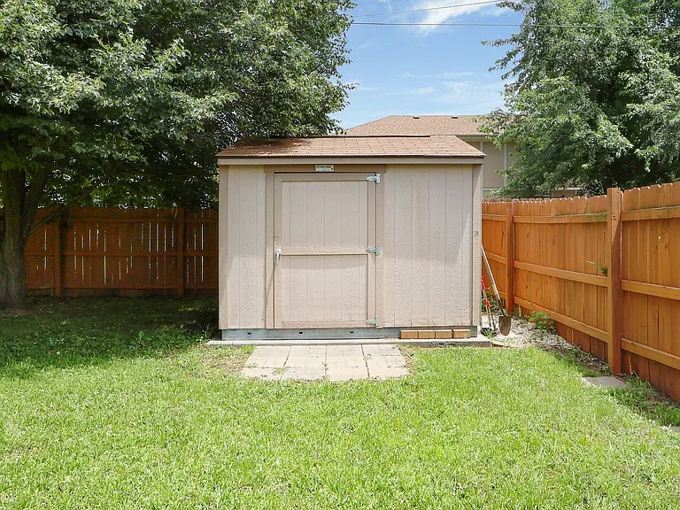 119 N Kaw Dr — Photo 29