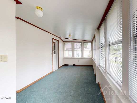 3rd image of 254 Charles St