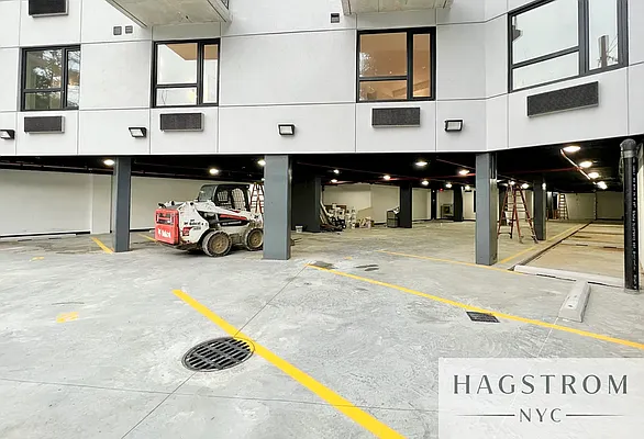Rented by Hagstrom Management Inc | media 27