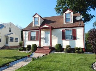 324 Green St, Woodbridge, NJ 07095