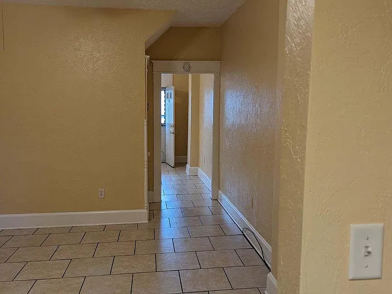 602 Russell Ave — Photo 11