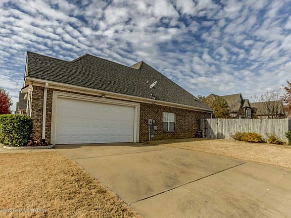 2nd image of 3140 Roseleigh Dr