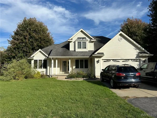 7421 Cedar St, Akron, NY 14001