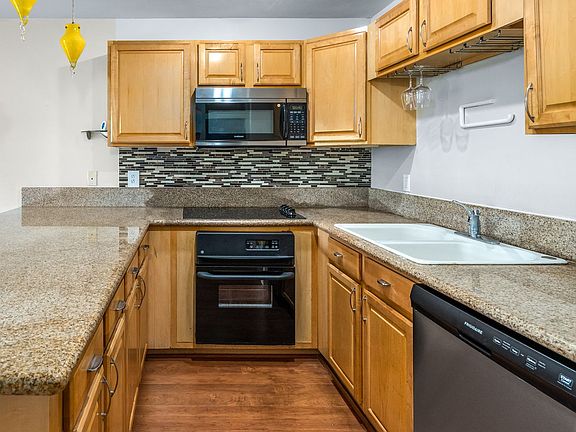4th image of 3740 Lower Honoapiilani Rd APT F307