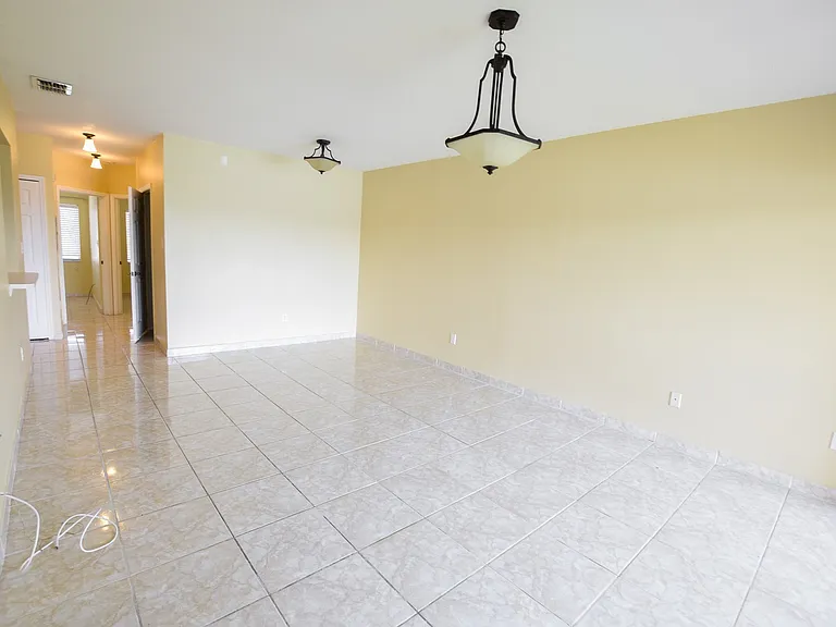 522 Villa Del Sol Cir #203 — Photo 8