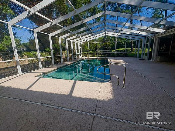 2nd image of 203 N Circle Dr