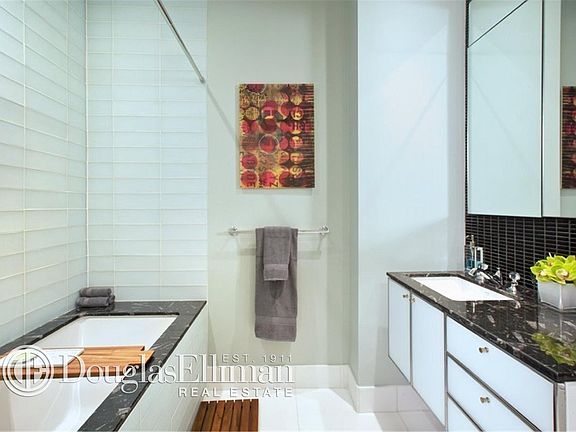 2nd image of 25 Broad St APT 14I