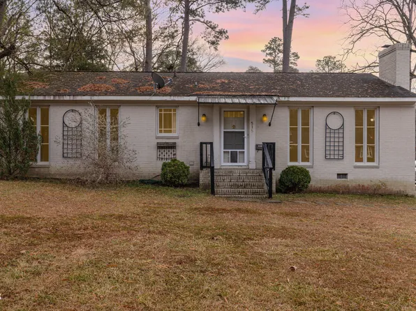 515 Walnut Dr, Sanford, NC 27330