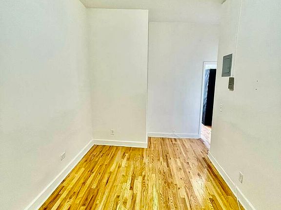 3rd image of 528 Flatbush Ave APT 17