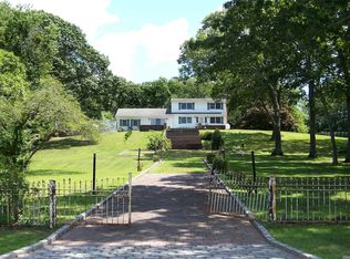 357 Smith Rd, Shirley, NY 11967