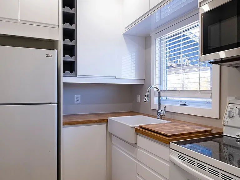 14 Queen St #2 — Photo 12