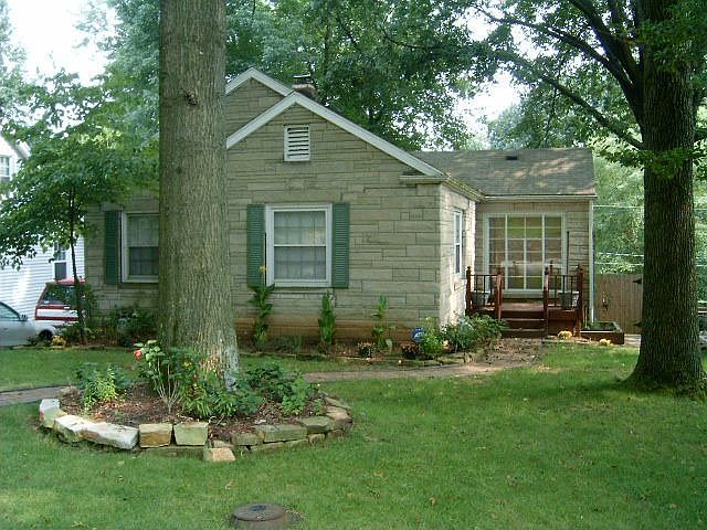 1st image of 233 Fernwood Dr