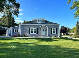 855 Garvens Ave, Brookfield, WI 53005