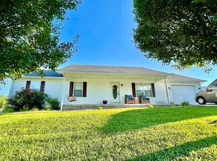557 Sycamore Dr, Bronston, KY 42518