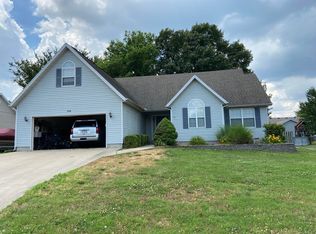 1938 Chickadee Dr, Webb City, MO 64870