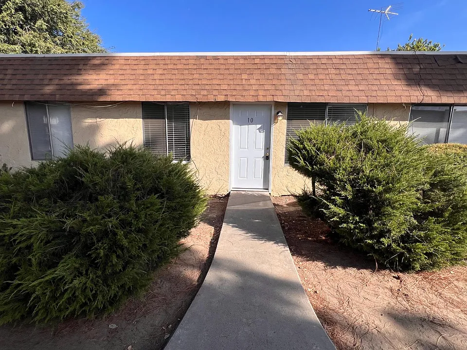 451 Minnewawa Ave #102