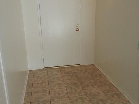 3rd image of 1154 La Grange Ave