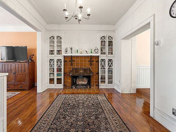 4th image of 1198 Union St