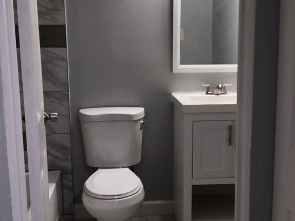 3rd image of 2040 Yale Ave #22