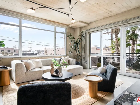 825 E 4th St APT 310, Los Angeles, CA 90013